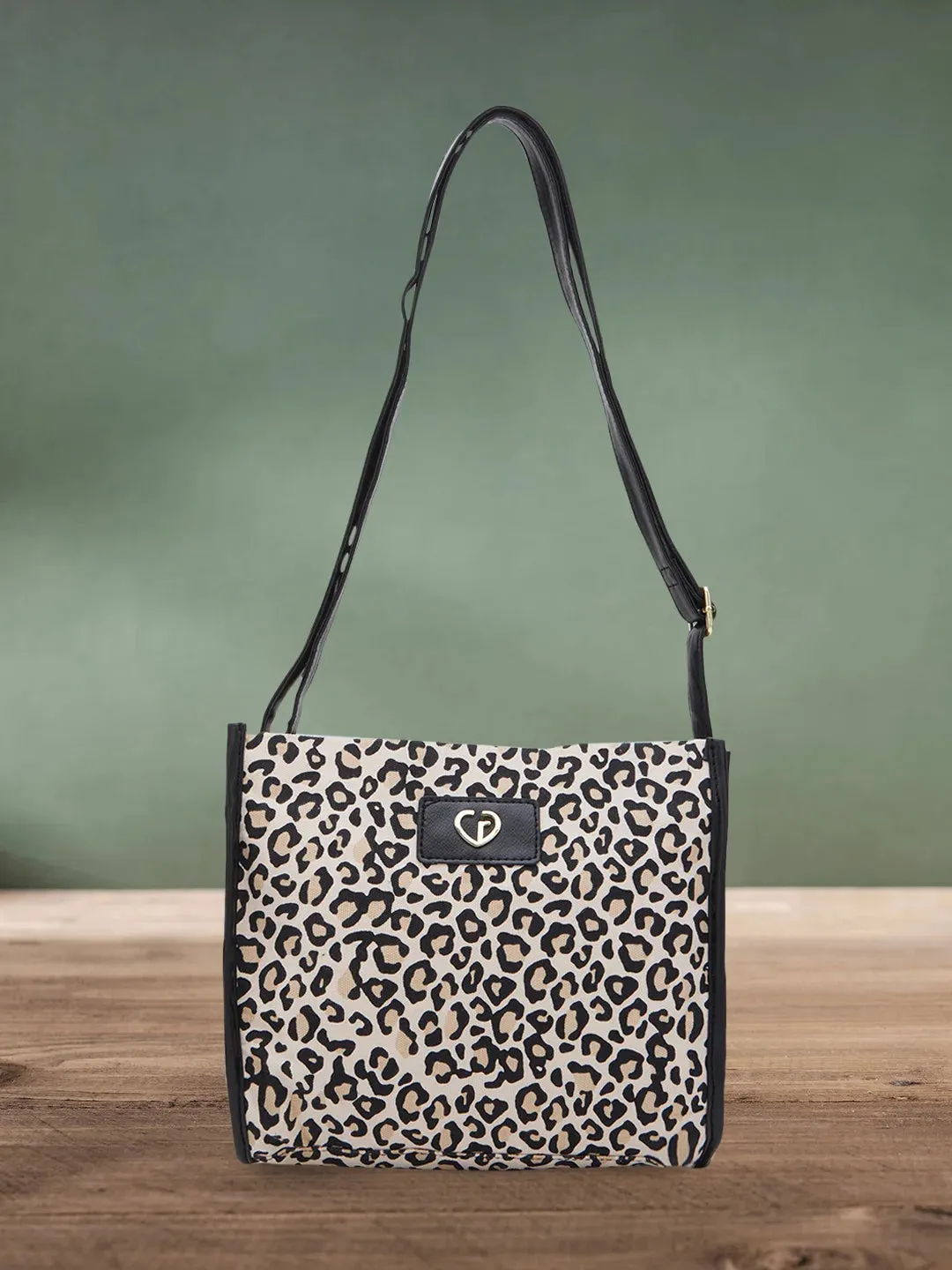 Caprese Karel Sling Medium Beige