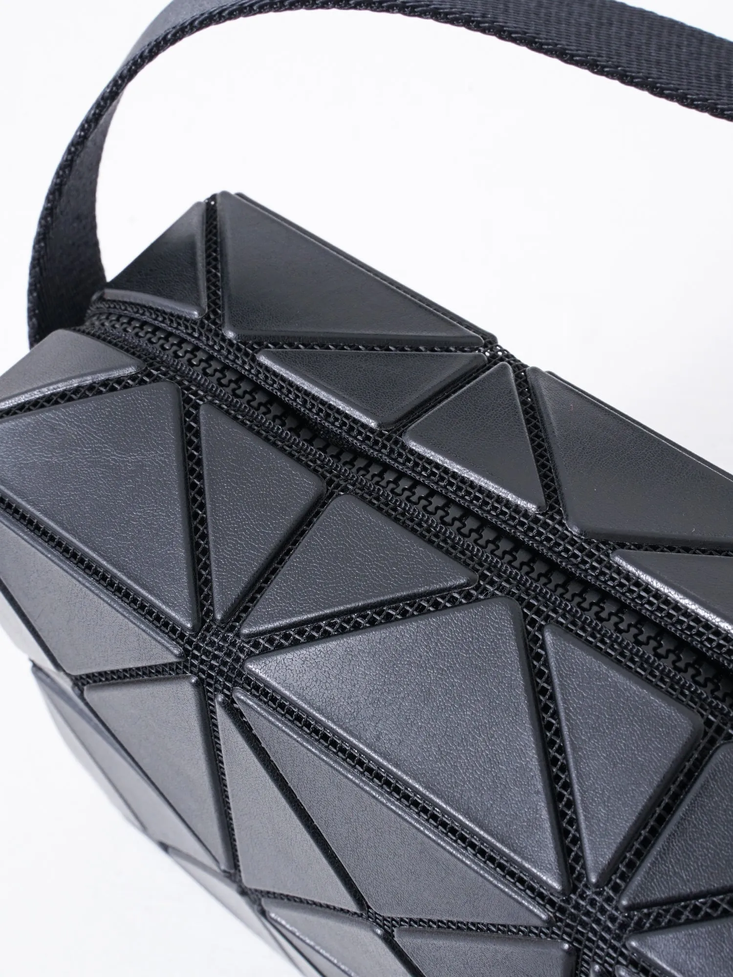 CUBOID_16-MATTE BLACK_BB38AG661
